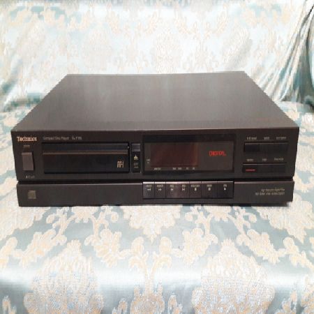 پخش کننده حرفه ای دک CD برند Technics SL –P100