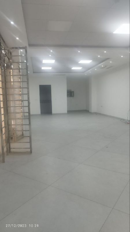 اجاره مغازه 92 متر در تقاطع حسنی – برق ارومیه